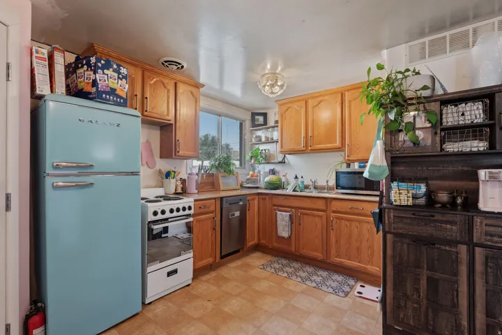 845 S Birch St., Clearfield, Utah 84015