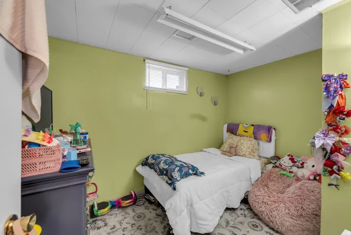 Window with horizontal blinds