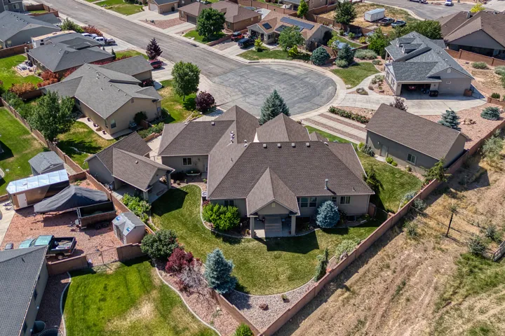 Expansive property featuring a cul-de-sac and residential neighborhood