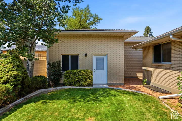 Detached 2 car tandem garage 35' deep and 10.5' garage door height