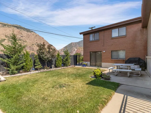 3371 E Larchmont Dr, Salt Lake City, Utah 84109