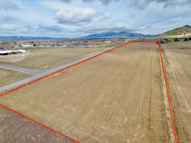 Expansive open parcel featuring a flat topography and direct road frontage