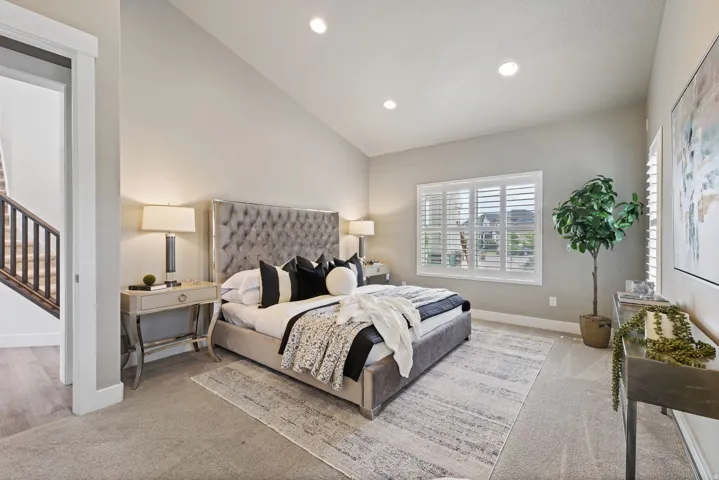 Vaulted ceiling with recessed lighting