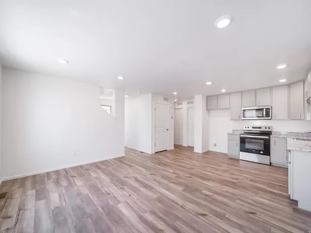 69 N Jordan River Way, Saratoga Springs, Utah 84045