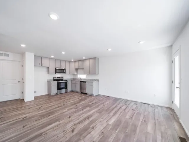 69 N Jordan River Way, Saratoga Springs, Utah 84045