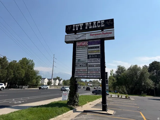 Ivy Place pylon sign with multiple tenant listings