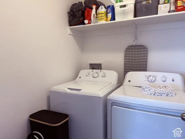 Oversized laundry room
