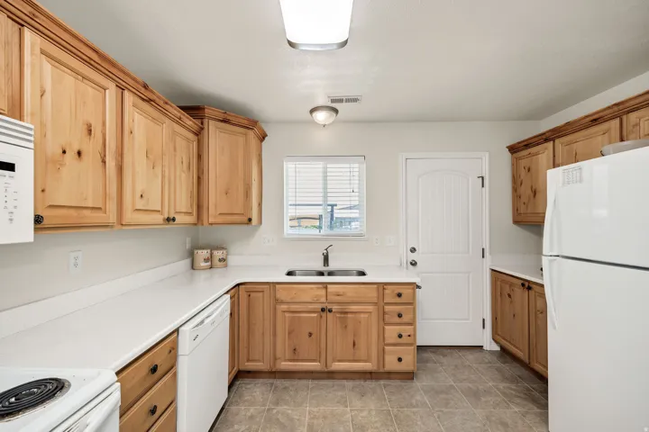 262 W 60 S, Hyde Park, Utah 84318