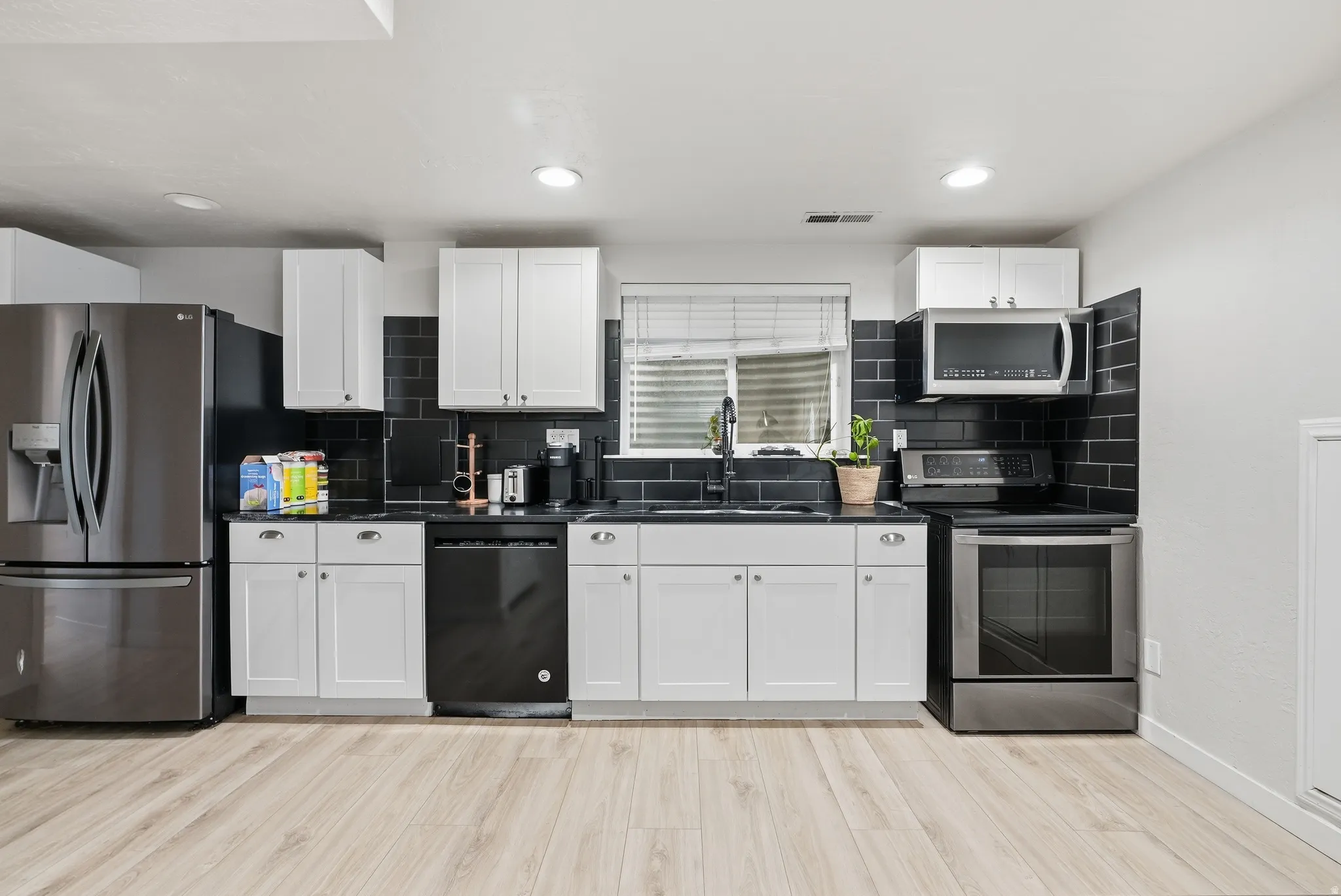 ADU with its own kitchen, laundry and a separate entrance