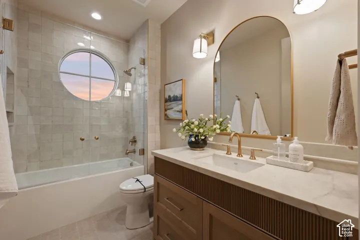 En-Suite Bathroom
