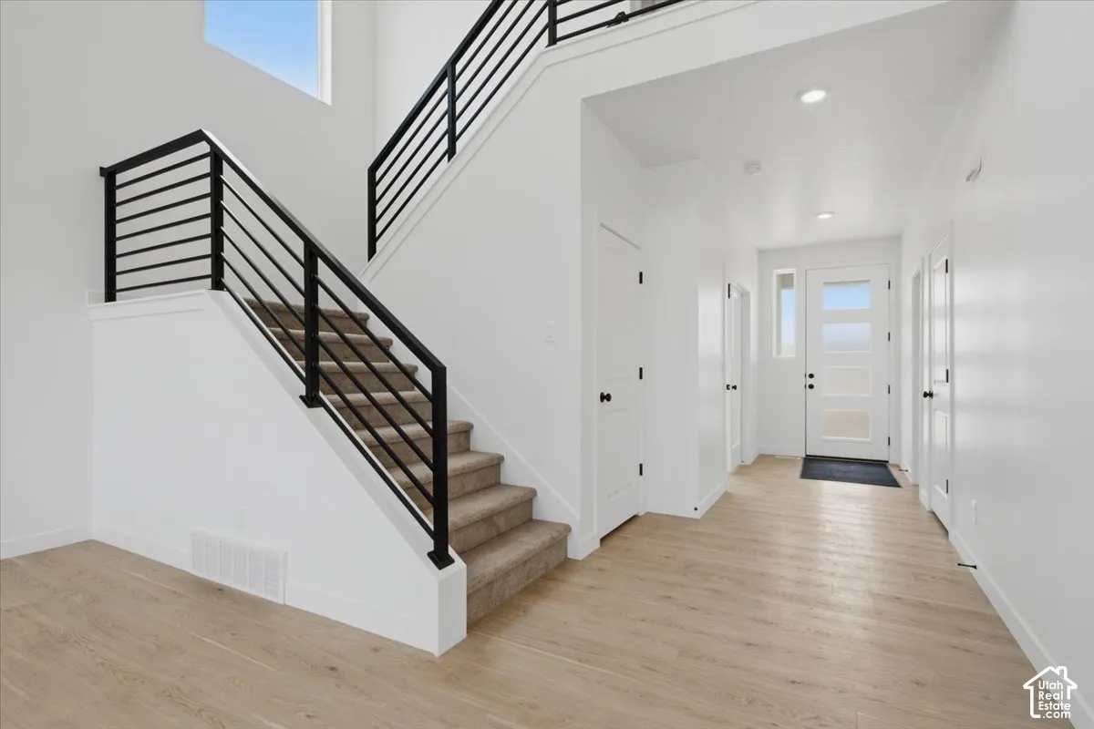Spacious Entry and 8' Front Door with Obscure Glass!
