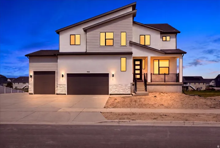 NEWBeautiful Willow plan with a FINISHED ADU!