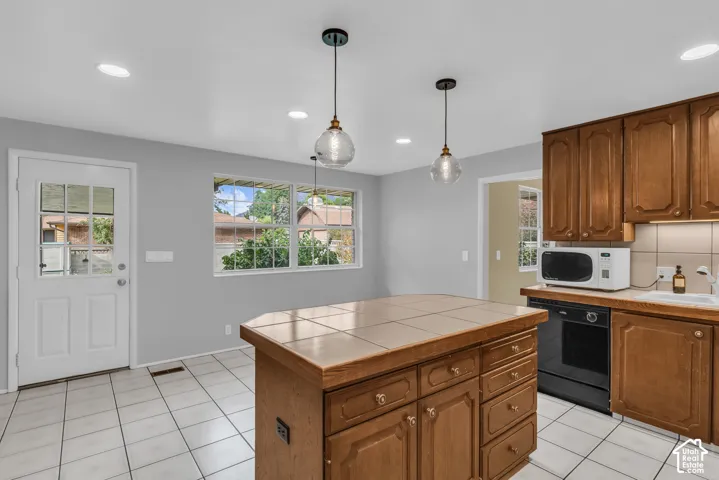2329 E Sublette Pl, Sandy, Utah 84093