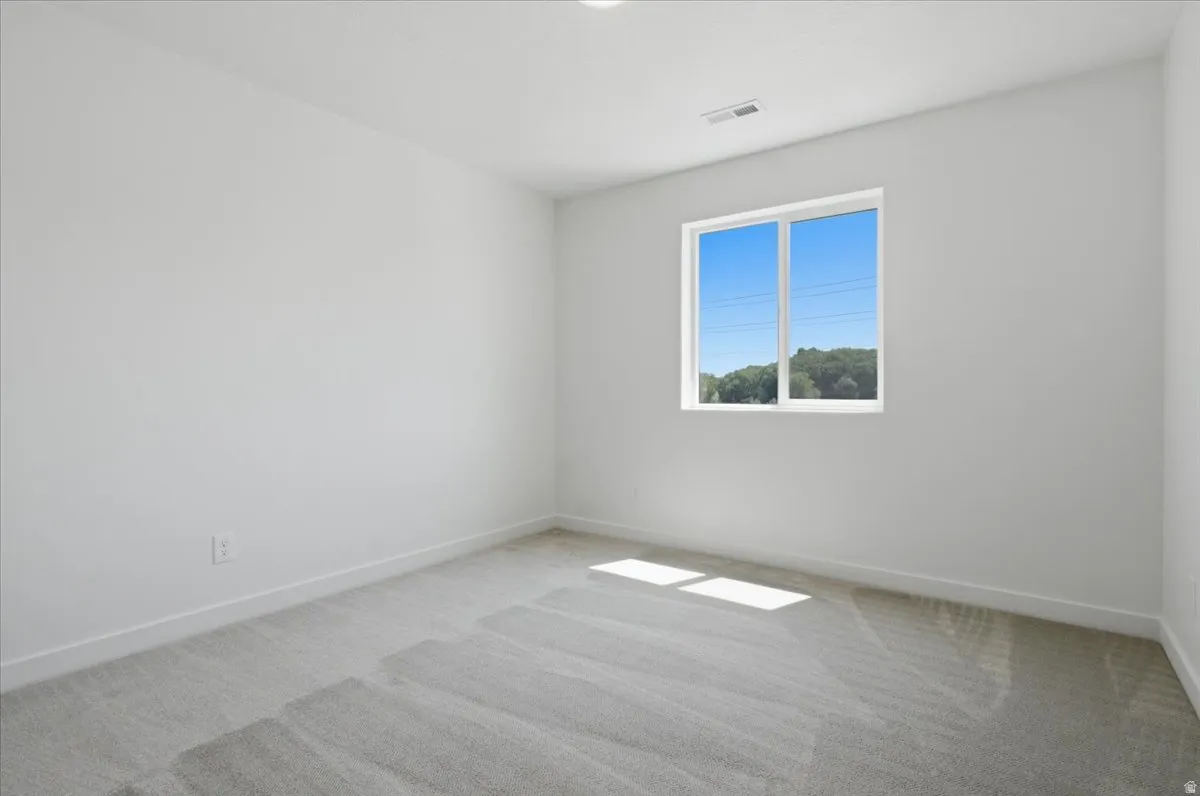 Bedroom with Walk in Closet