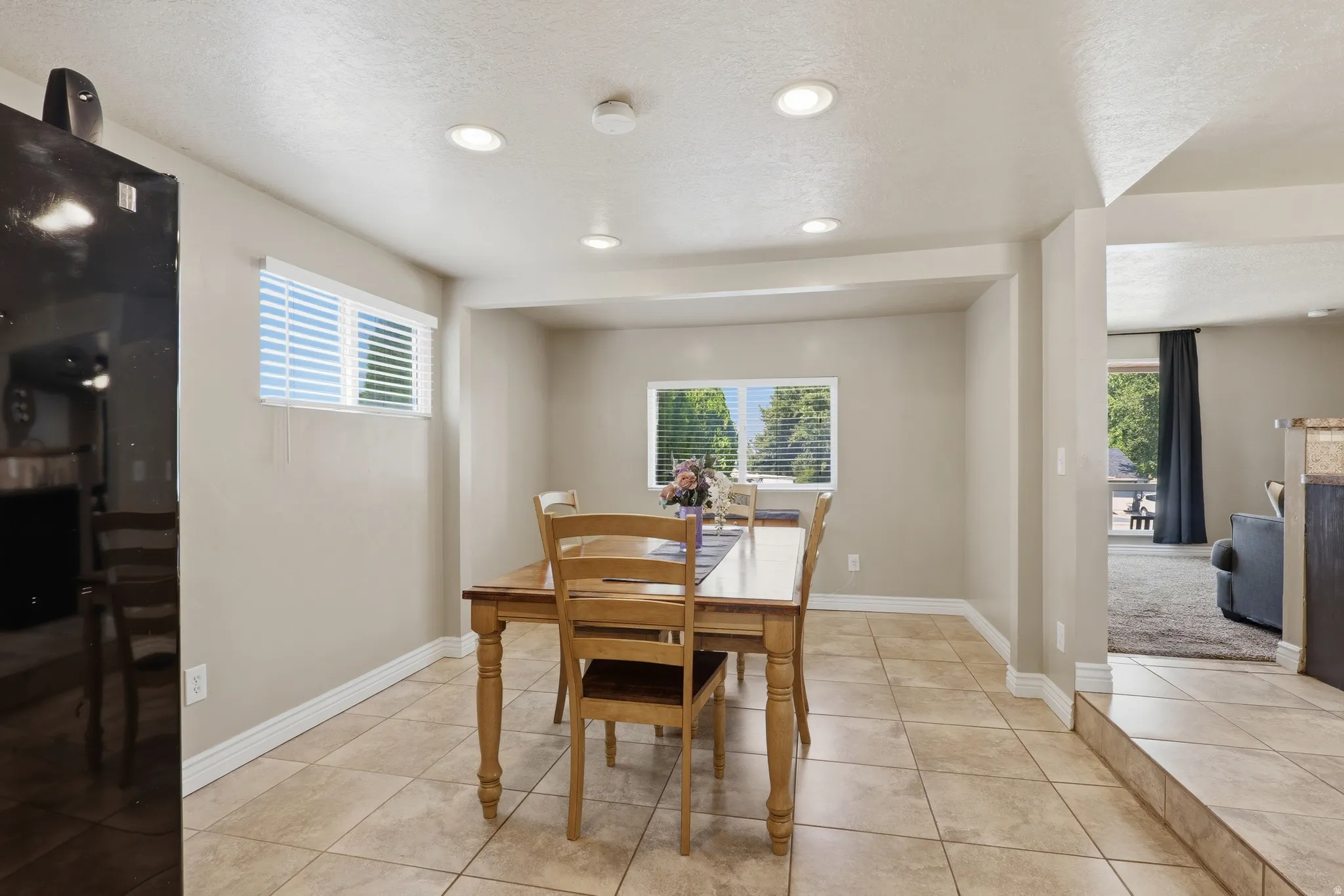Recessed ceiling lighting