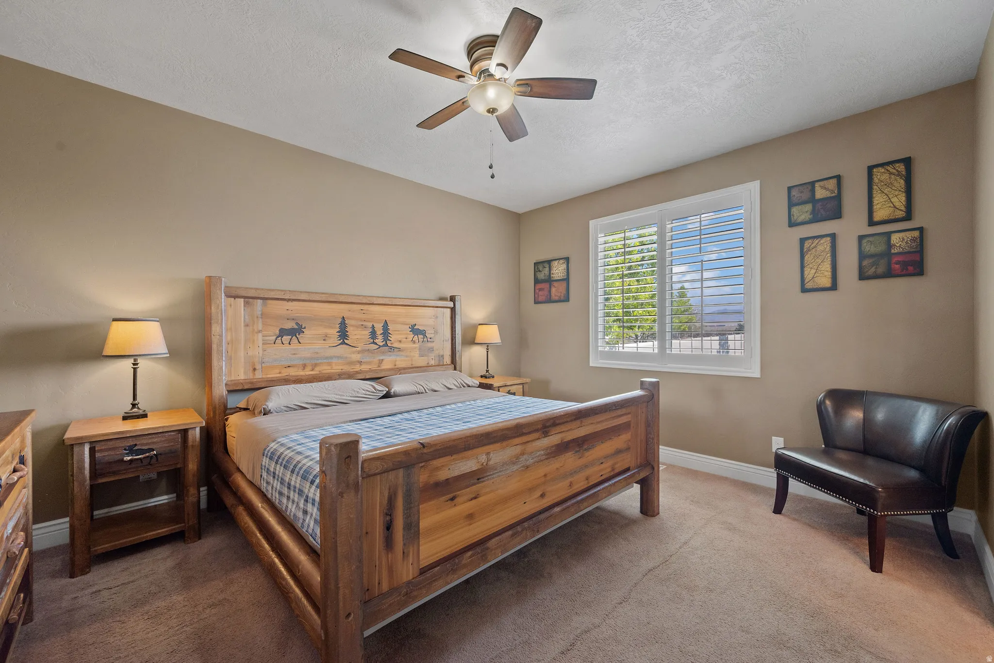 SPACIOUS MASTER BEDROOM, WITH CEILING FAN & PLANTATION SHUTTERS!