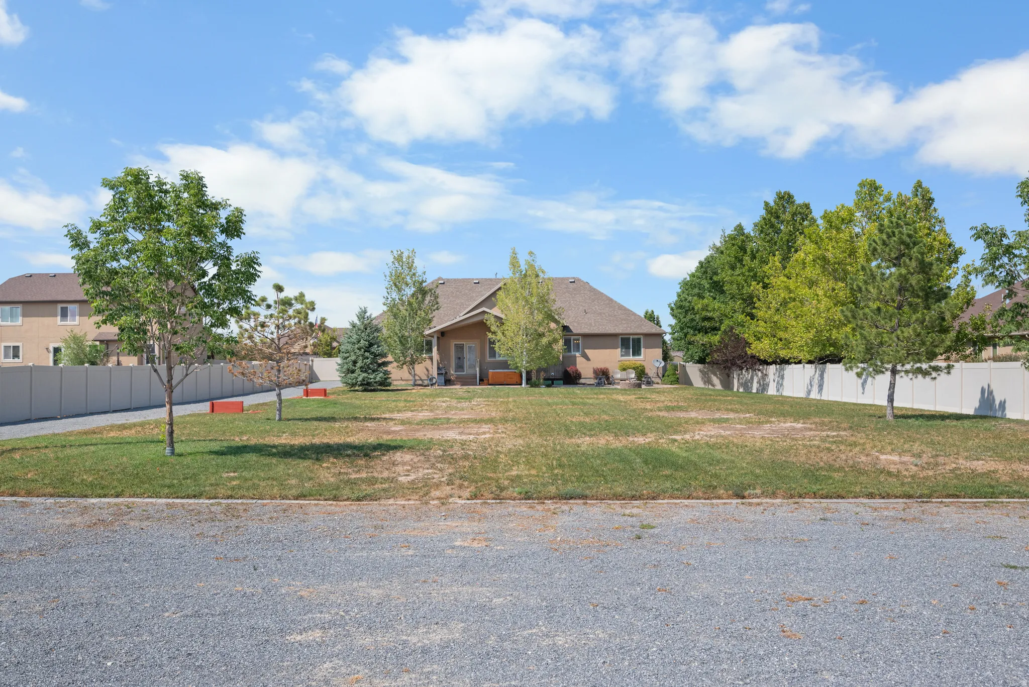 LARGE BACKYARD!