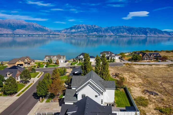 Mountain and lake scenery with residential properties