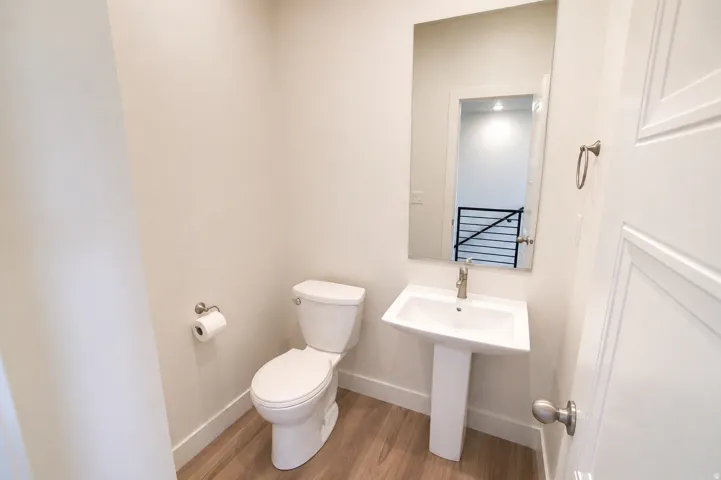 Power Room, Main Level