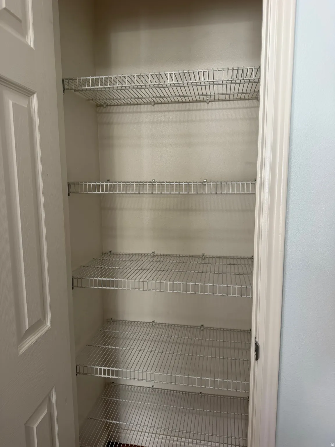 Integrated shelving system
