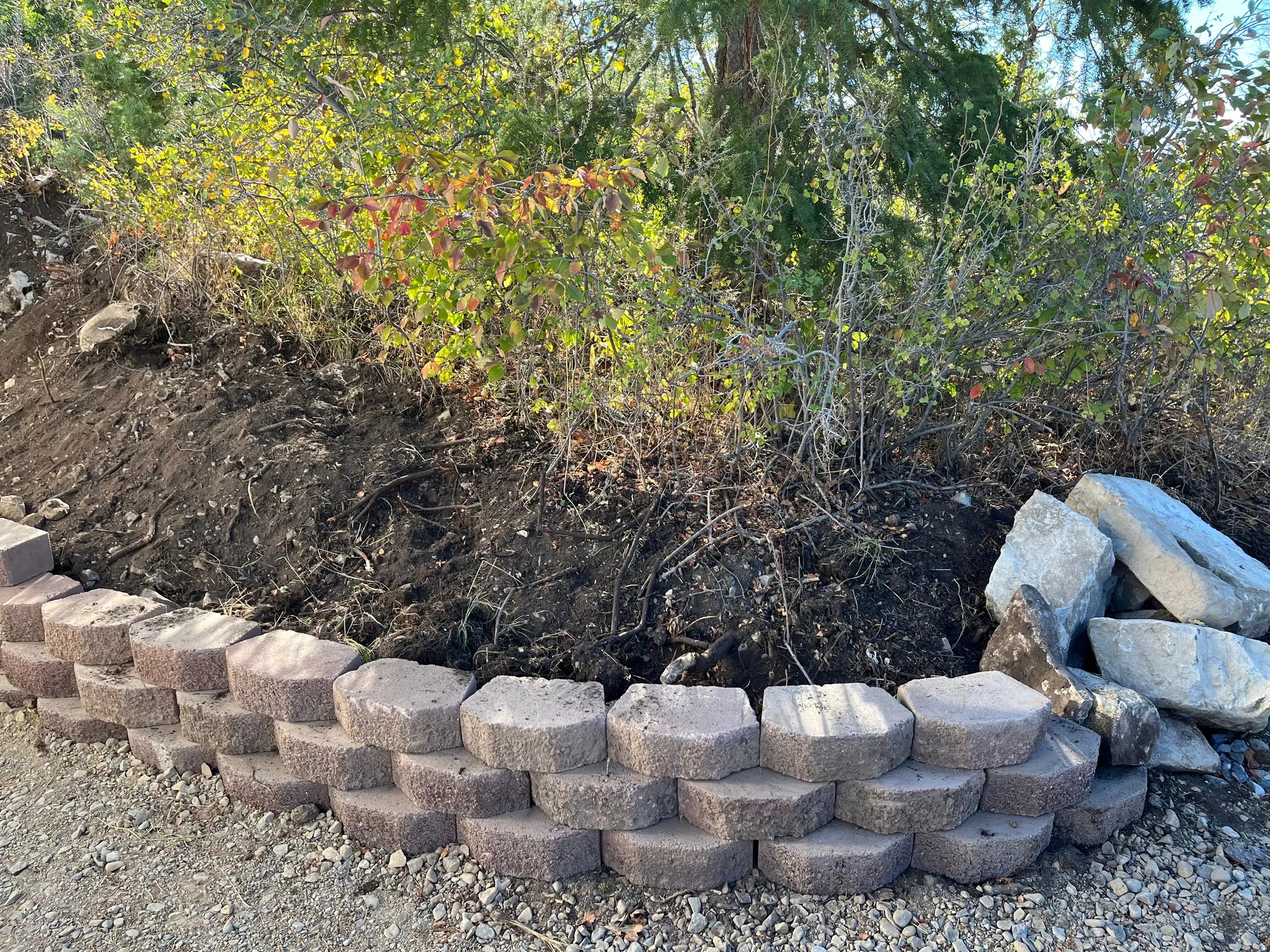 Segmented retaining wall