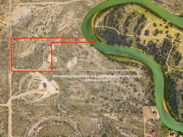 Aerial Map. Displaying the property's approximate boundary lines for visual reference