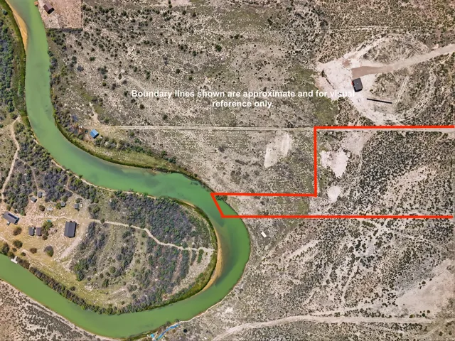 Aerial Survey Map. Depicting land boundaries and geographical features of the property, with a disclaimer regarding boundary accuracy