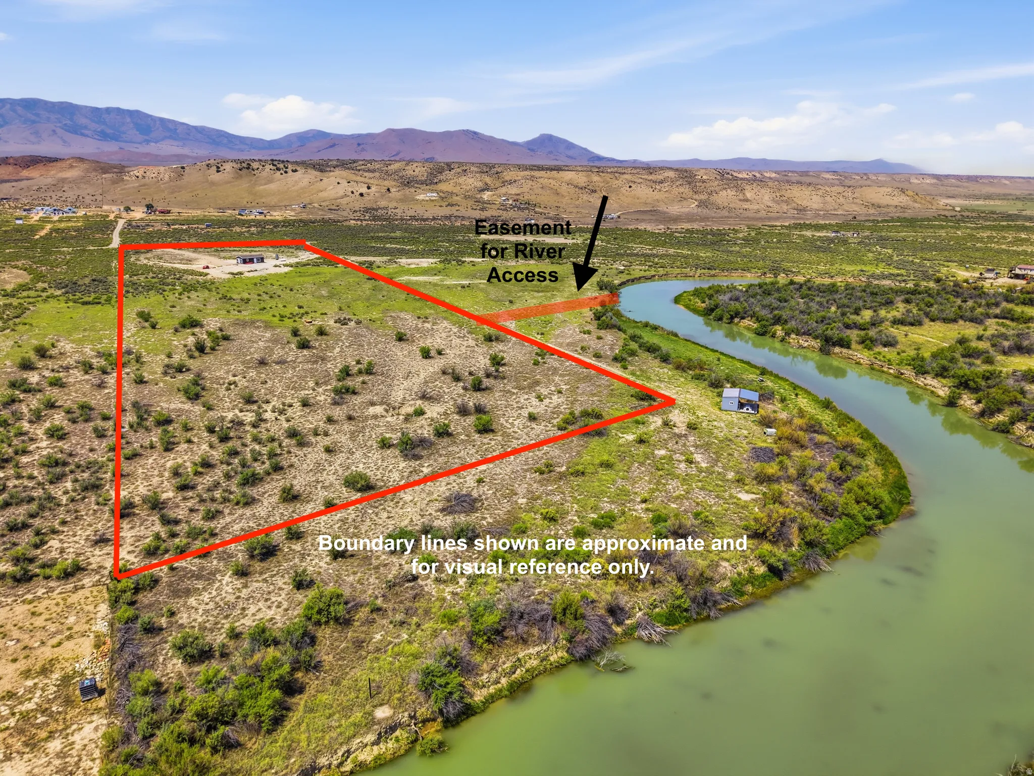 Expansive undeveloped lot with natural vegetation