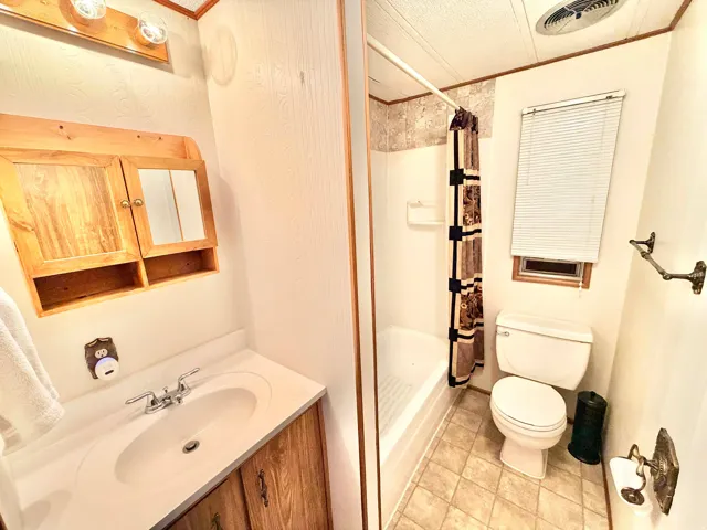 910 E Clawson Bench Rd, Clawson, Utah 84516
