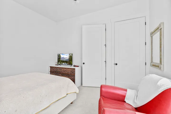 Textured area rug flooring
