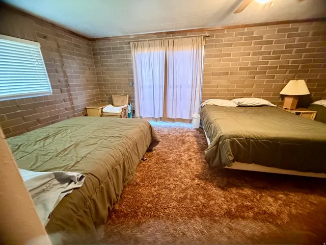 Brick-patterned wall finishes