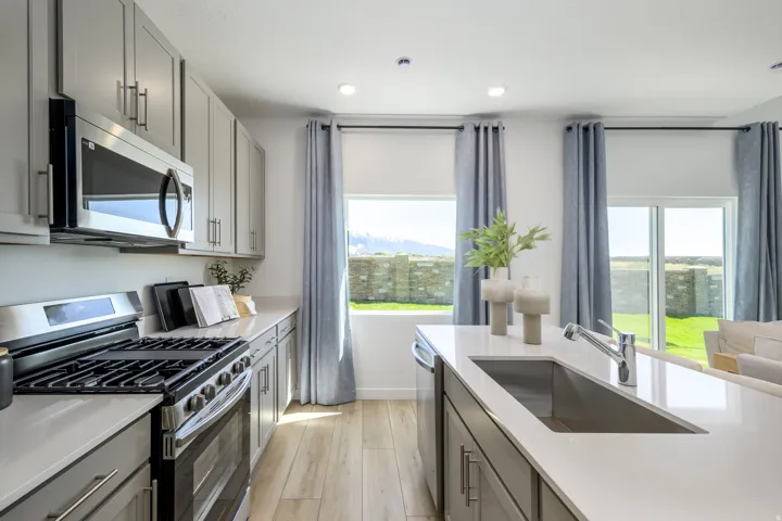 2164 E Swallow Dr #4045, Eagle Mountain, Utah 84005