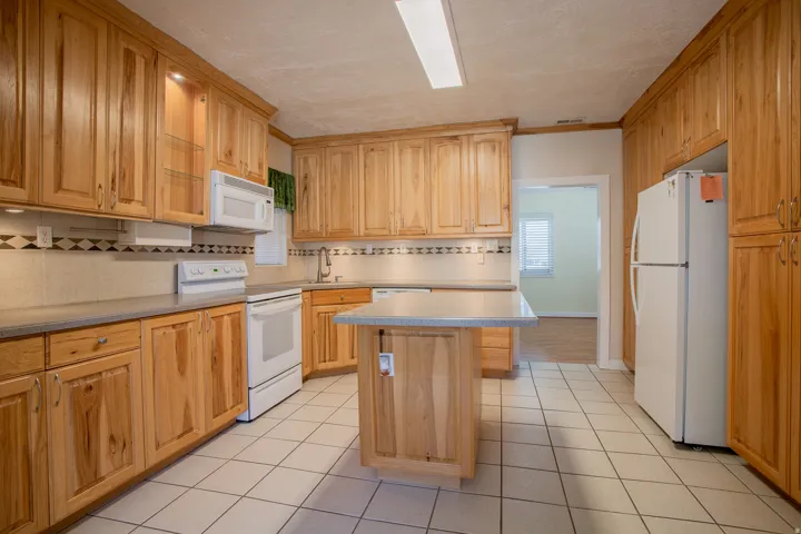 8686 S Temple Dr, West Jordan, Utah 84088