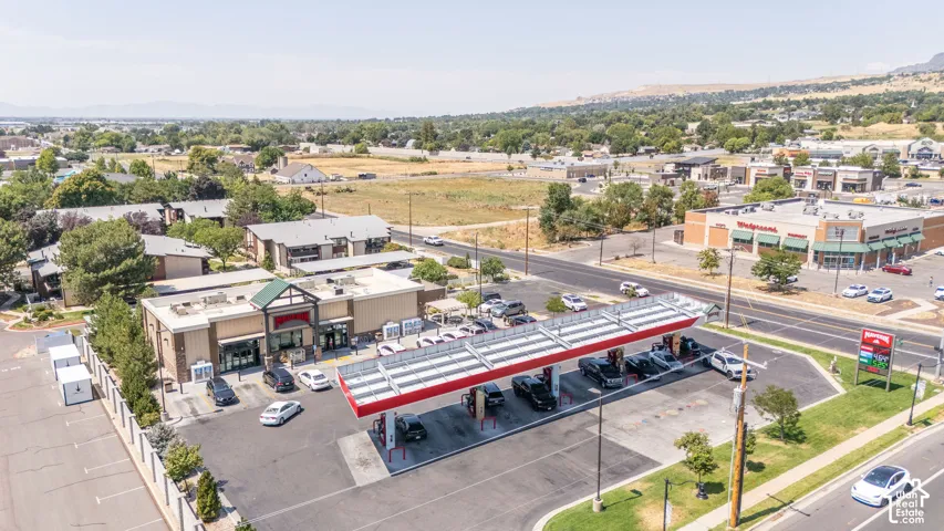 Close by Maverick & Walgreens