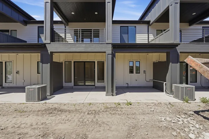 Covered patio with concrete surface