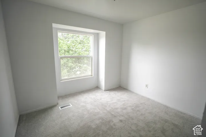 956 N 1175 W, Clinton, Utah 84015
