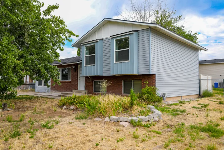 956 N 1175 W, Clinton, Utah 84015