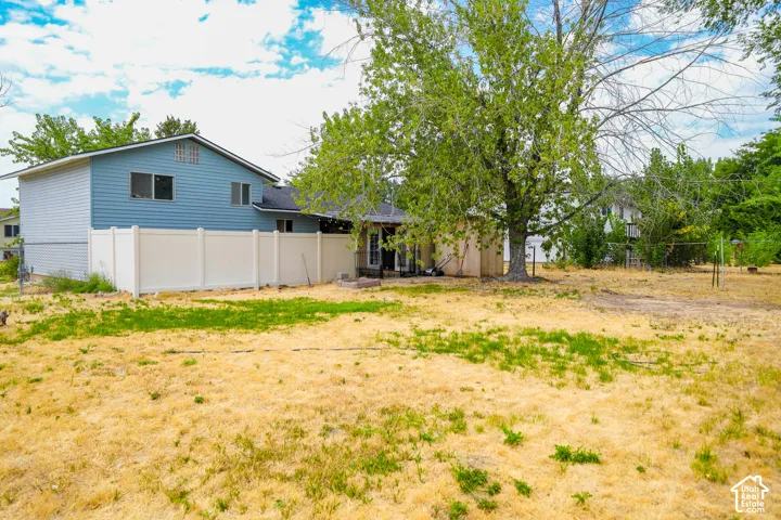 956 N 1175 W, Clinton, Utah 84015