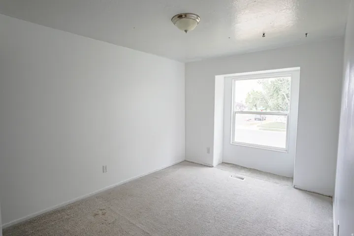 956 N 1175 W, Clinton, Utah 84015