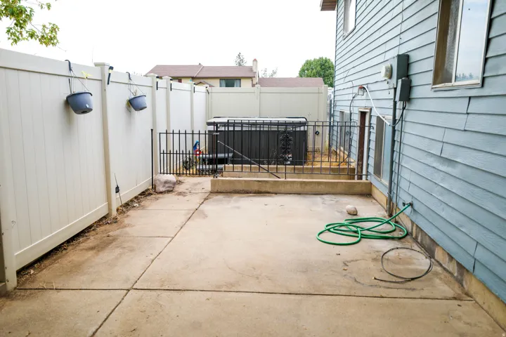 956 N 1175 W, Clinton, Utah 84015