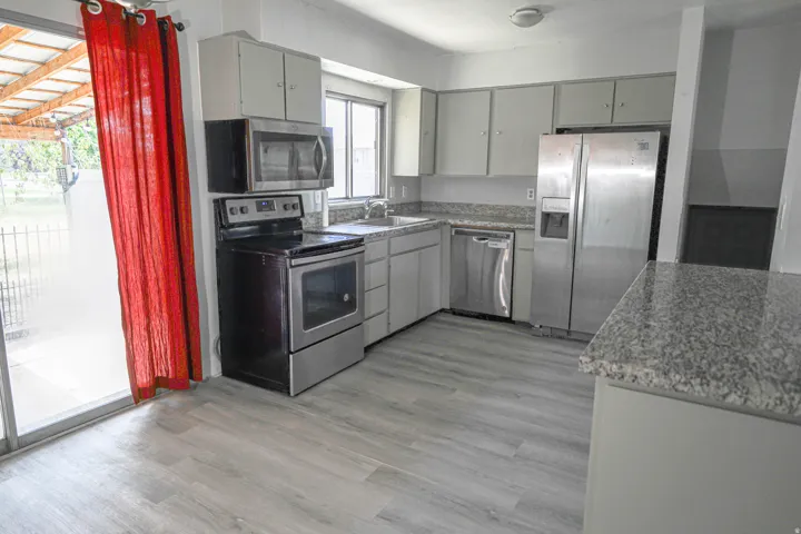 956 N 1175 W, Clinton, Utah 84015