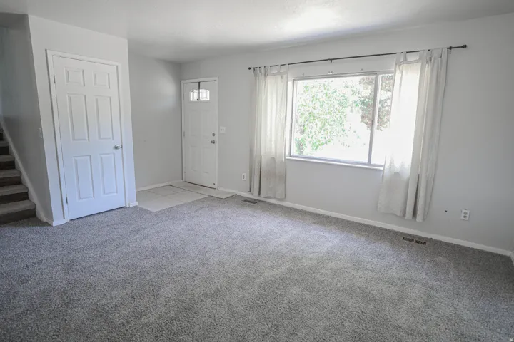 956 N 1175 W, Clinton, Utah 84015