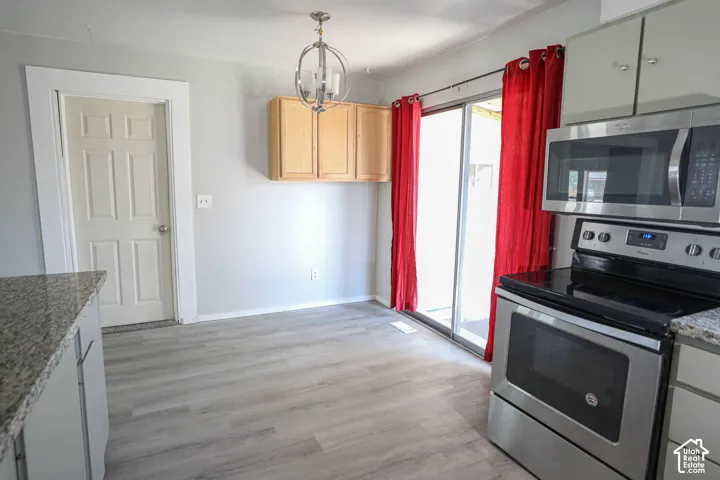 956 N 1175 W, Clinton, Utah 84015
