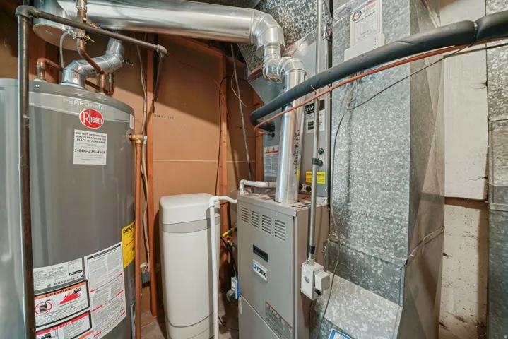 New Water heater, water softener, and newer furnace system with metal ductwork