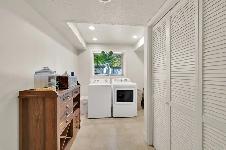 5559 S 150 W, Washington Terrace, Utah 84405
