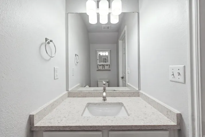 1/2 Bath