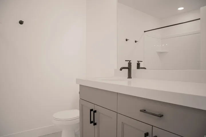 Full upstairs bathroom