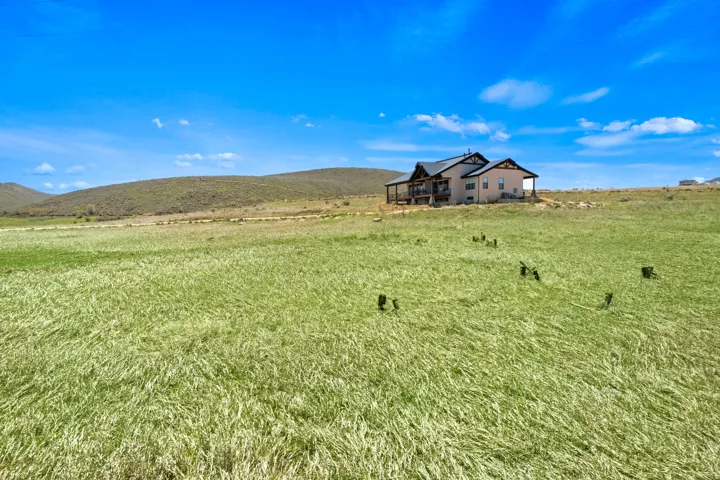 2973 S Sand Trap Cir, Garden City, Utah 84028