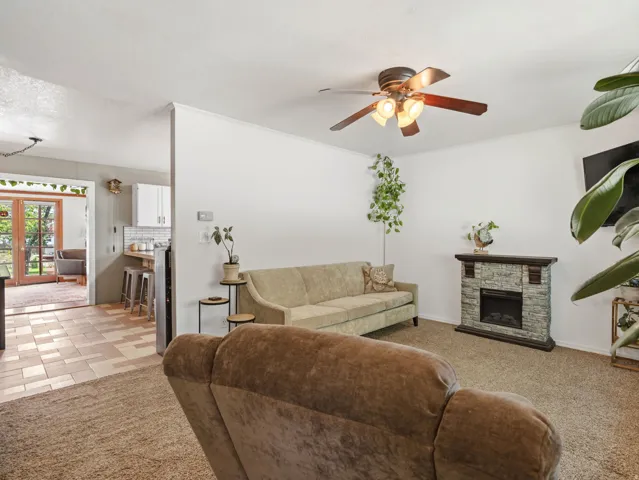 Recessed ceiling fan with integrated lighting
