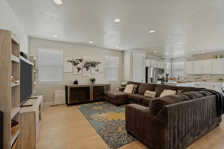 6078 N Boulter Peak Ln, Eagle Mountain, Utah 84005
